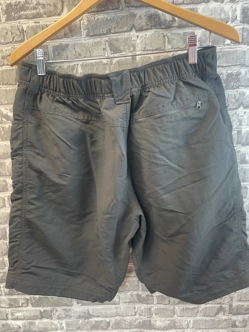 The North Face‎ Men's Dark Gray Cargo Shorts with Web Belt